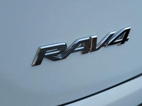 Used 2018 Toyota RAV4 XLE w/ Plus Extra Value Package FWD image 26