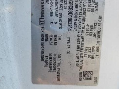 Used 2013 Chevrolet Express 2500 w/ Cold Climate Package RWD image 19