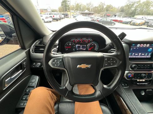 Used 2016 Chevrolet Suburban LT image 28