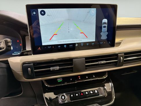New 2026 Lincoln Corsair Premiere FWD image 18