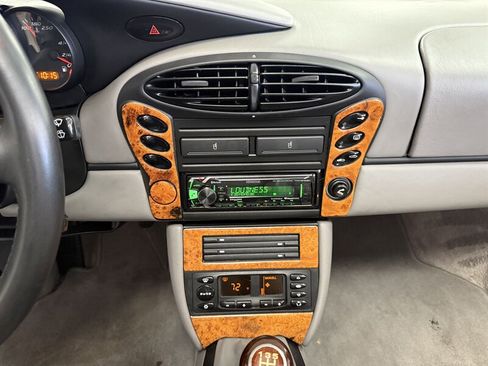 Used 2001 Porsche Boxster image 10