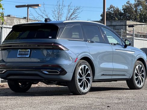 New 2026 Lincoln Nautilus Reserve image 5