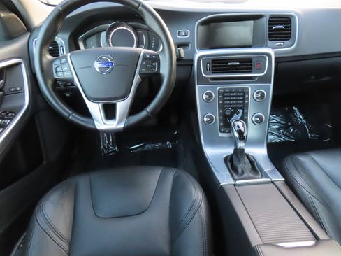 Used 2017 Volvo S60 T5 Inscription Platinum w/ Climate Package image 16