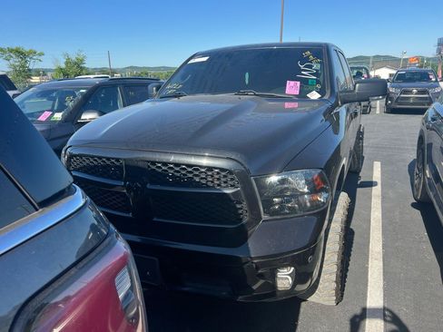 Used 2018 RAM 1500 Big Horn AWD/4WD image 2