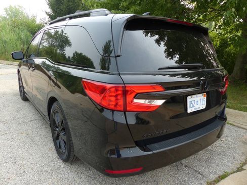 Used 2024 Honda Odyssey Elite image 6