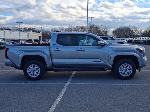 New 2026 Toyota Tacoma SR5 image 4