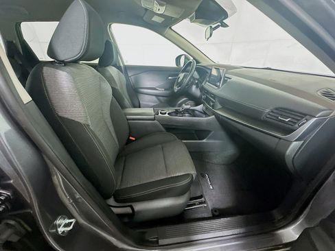 Used 2023 Nissan Rogue SV image 31