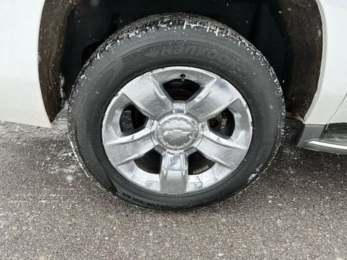 Used 2016 Chevrolet Suburban LTZ image 21