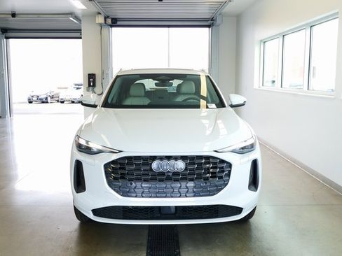 New 2025 Audi Q5 Premium image 2