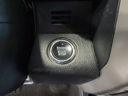 Used 2019 Ford F150 Lariat w/ Equipment Group 502A Luxury AWD/4WD image 30