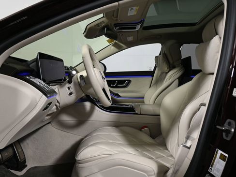 Used 2023 Mercedes-Benz Maybach S 680 4MATIC image 3