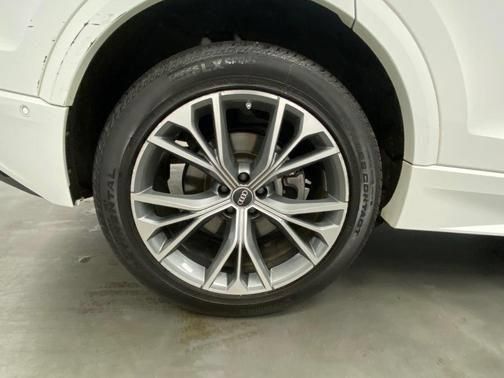 Used 2022 Audi Q8 Premium AWD/4WD image 17