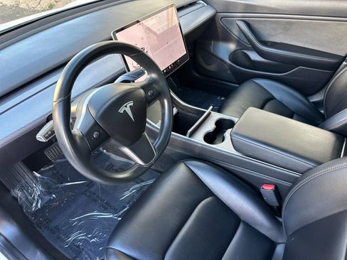 Used 2019 Tesla Model 3 Mid Range RWD image 10