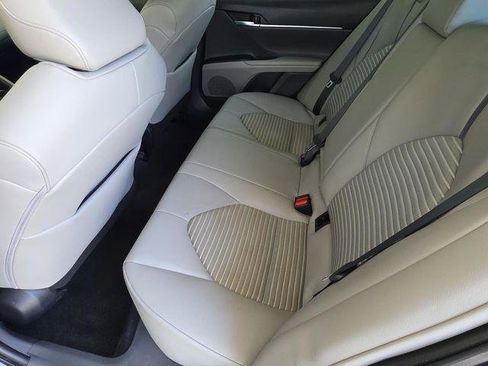 Certified 2022 Toyota Camry SE FWD image 9