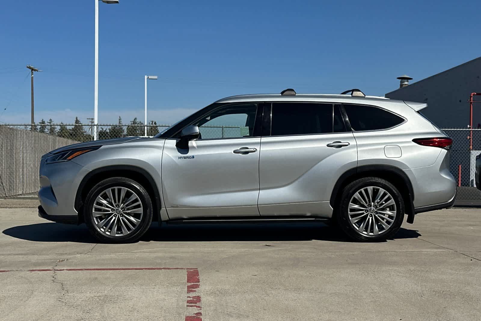 Used 2021 Toyota Highlander Platinum AWD/4WD image 6