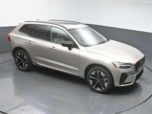 Used 2026 Volvo XC60 B5 Plus w/ Protection Package Premier image 42