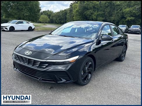 New 2026 Hyundai Elantra SEL Sport FWD image 3