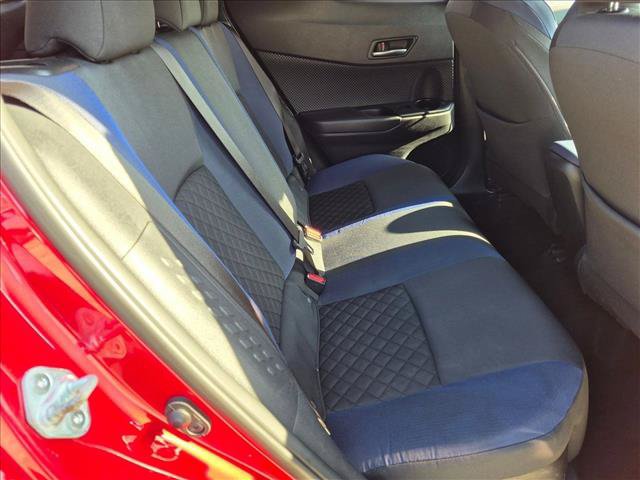 Used 2020 Toyota C-HR XLE FWD image 17