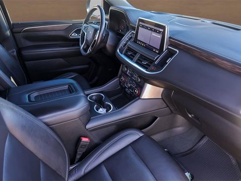 Used 2021 Chevrolet Suburban Z71 image 31