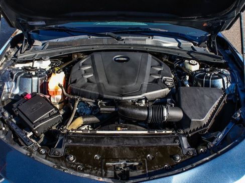 Used 2019 Chevrolet Camaro LT w/ RS Package image 38