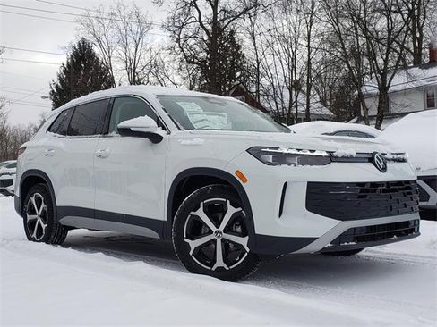 New 2026 Volkswagen Tiguan SE image 1