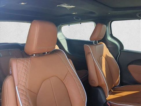 New 2026 Chrysler Pacifica Pinnacle image 16