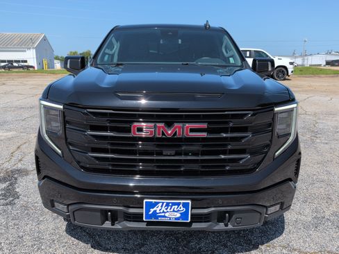 Used 2025 GMC Sierra 1500 Elevation w/ Elevation Premium Package AWD/4WD image 7