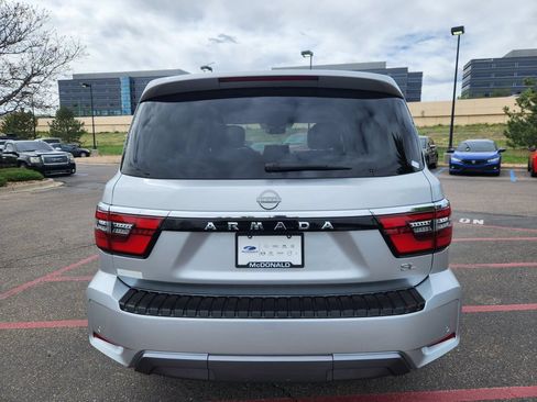 Used 2024 Nissan Armada SL w/ Captain's Chairs Package AWD/4WD image 4