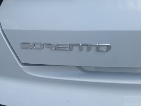 Certified 2023 Kia Sorento S image 12