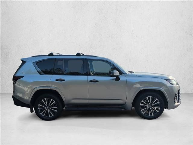 Used 2022 Lexus LX 600 4WD w/ Appearance Package image 4