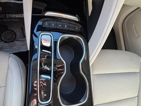 Used 2022 Buick Envision Essence w/ Safety Package image 18