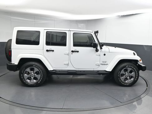Used 2016 Jeep Wrangler Unlimited Sahara w/ Trailer Tow Group image 9