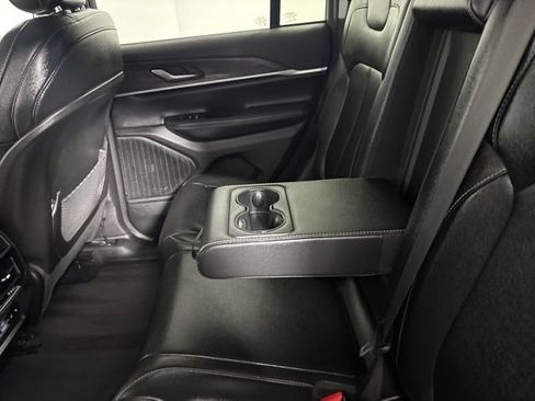 Used 2023 Jeep Grand Cherokee Limited AWD/4WD image 26