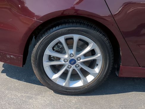 Used 2017 Ford Fusion Energi Titanium FWD image 12