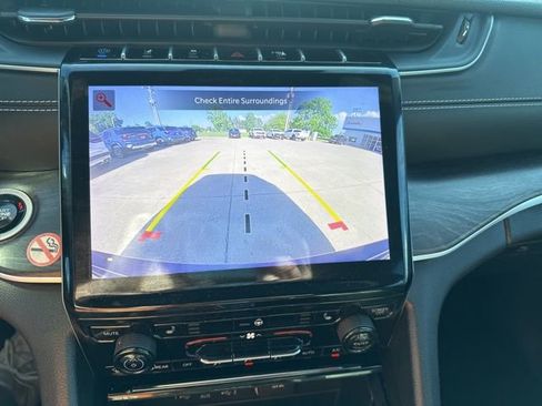 Used 2024 Jeep Grand Cherokee Limited 4xe image 12