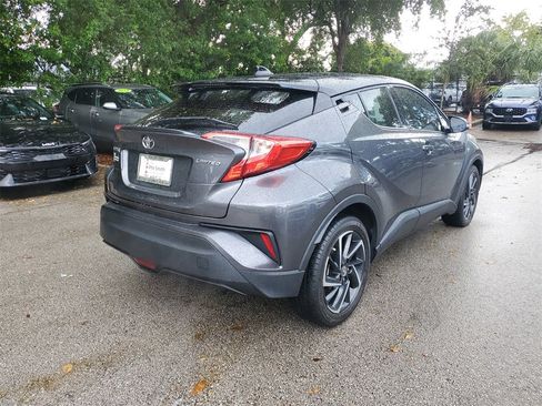 Used 2022 Toyota C-HR Limited image 6