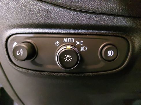 Used 2020 Chevrolet Equinox LT image 25