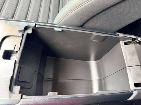 Used 2018 Ford Fusion SE FWD image 40
