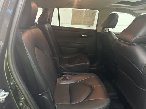 Used 2023 Toyota Highlander XLE image 21