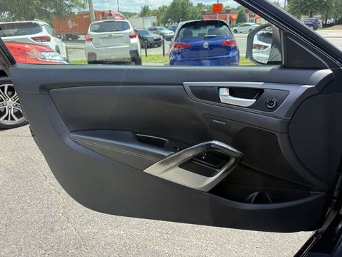 Used 2013 Hyundai Veloster Turbo FWD image 19