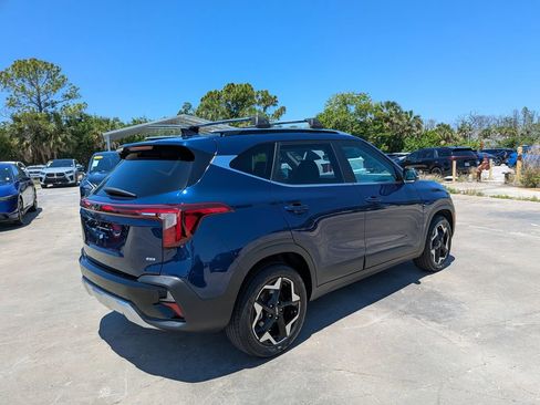 Certified 2025 Kia Seltos EX AWD/4WD image 8