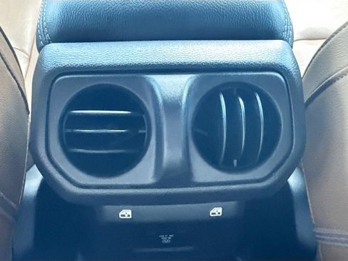 Used 2023 Jeep Wrangler Unlimited Sahara AWD/4WD image 28