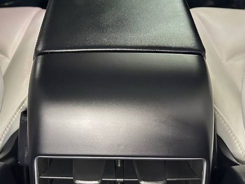 Used 2022 Tesla Model Y Performance AWD/4WD image 34