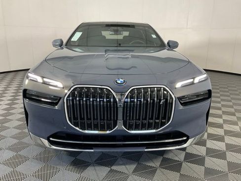 Used 2024 BMW i7 xDrive60 image 2