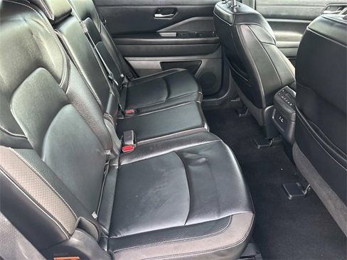 Used 2023 Nissan Pathfinder SL image 25