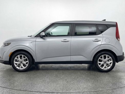 Used 2025 Kia Soul LX w/ LX Technology Package image 5