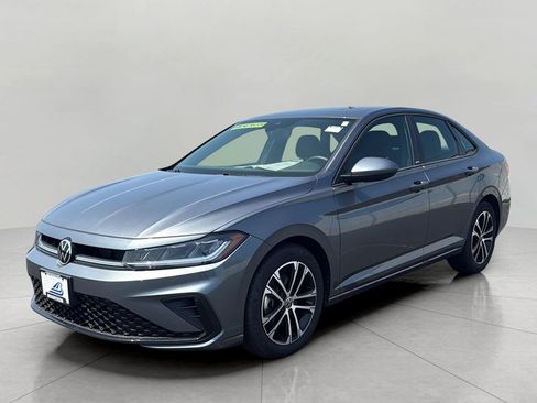 Used 2026 Volkswagen Jetta Sport FWD image 3