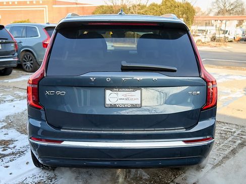 New 2026 Volvo XC90 T8 Plus image 8