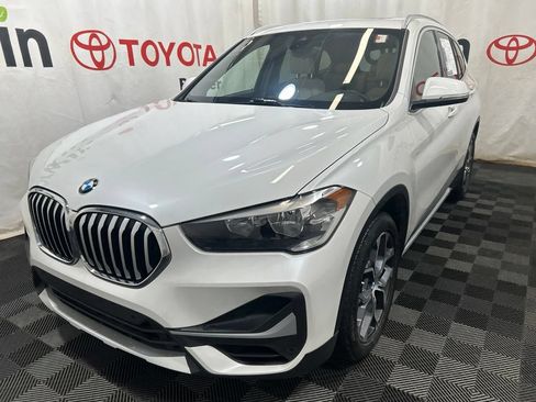 Used 2022 BMW X1 xDrive28i w/ Convenience Package AWD/4WD image 3