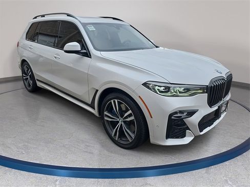 Used 2022 BMW X7 xDrive40i w/ M Sport Package image 4
